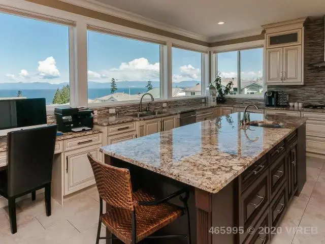 - Just Sold! 纳奈莫房产五月份售出第二套北区超级豪华海景别墅