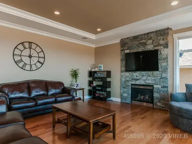 - Just Sold! 纳奈莫房产五月份售出第二套北区超级豪华海景别墅