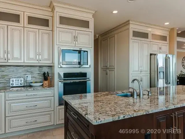- Just Sold! 纳奈莫房产五月份售出第二套北区超级豪华海景别墅