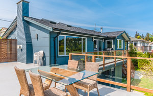 纳奈莫海景 - Listing! 2850 Cosgrove Cres 现代风格,全面翻新,纳奈莫海景