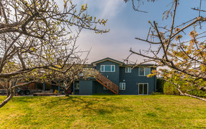 纳奈莫海景 - Listing! 2850 Cosgrove Cres 现代风格,全面翻新,纳奈莫海景