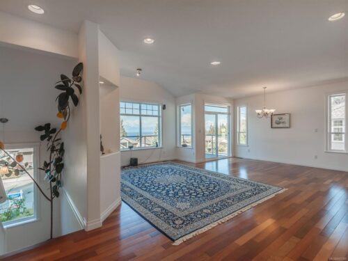 Just Sold! 5553 Norton Rd 北纳奈莫海景别墅, 安静街区 16 纳奈莫海景 - Just Sold! 5553 Norton Rd 北纳奈莫海景别墅, 安静街区