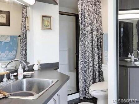 Just Sold! 温哥华岛Qualicum Beach市中心商业居住两用物业隆重上市 10 商业居住混合物业 - Just Sold! 温哥华岛Qualicum Beach市中心商业居住两用物业隆重上市