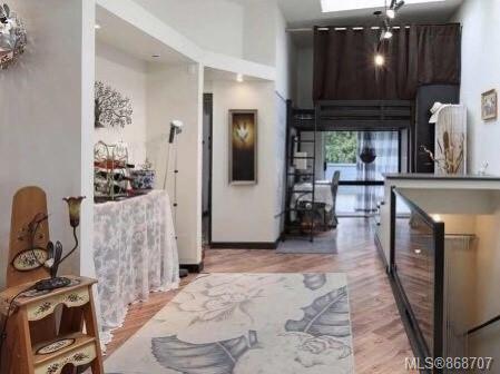 Just Sold! 温哥华岛Qualicum Beach市中心商业居住两用物业隆重上市 11 商业居住混合物业 - Just Sold! 温哥华岛Qualicum Beach市中心商业居住两用物业隆重上市