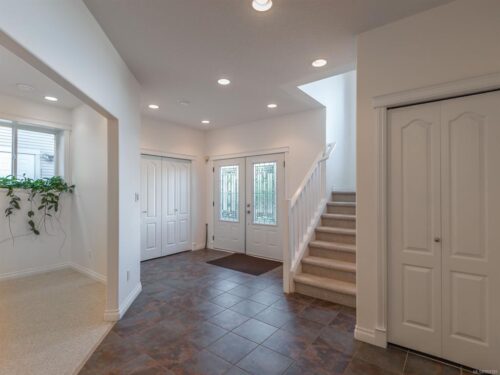 Just Sold! 5553 Norton Rd 北纳奈莫海景别墅, 安静街区 5 纳奈莫海景 - Just Sold! 5553 Norton Rd 北纳奈莫海景别墅, 安静街区