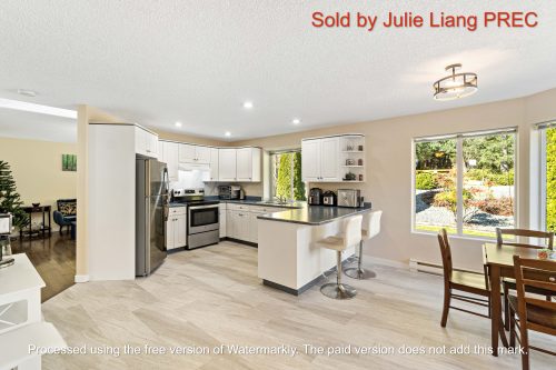 SOLD!! Julie 梁晓地产公司最新售出公园附近精致别墅 3 - SOLD!! Julie 梁晓地产公司最新售出公园附近精致别墅