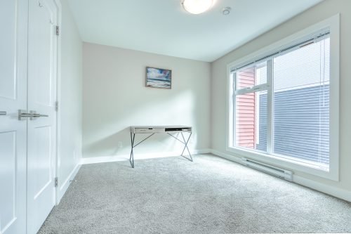 - SOLD!! 最新售出纳奈莫医院附近的现代化联排别墅